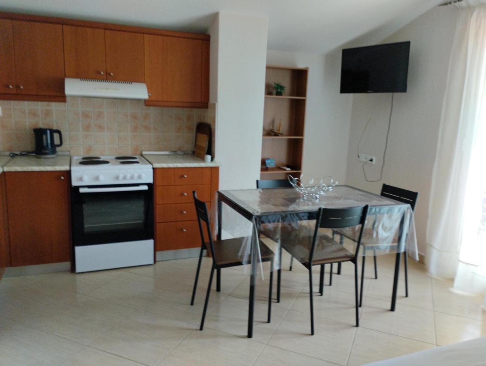 Christina Apartment *