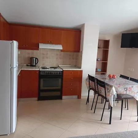 סטאברוס Christina Apartment מראה חיצוני תמונה